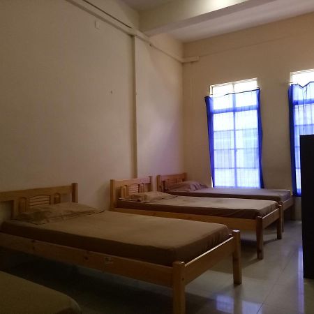 D'Kost Batam Hostel Nagoya Buitenkant foto