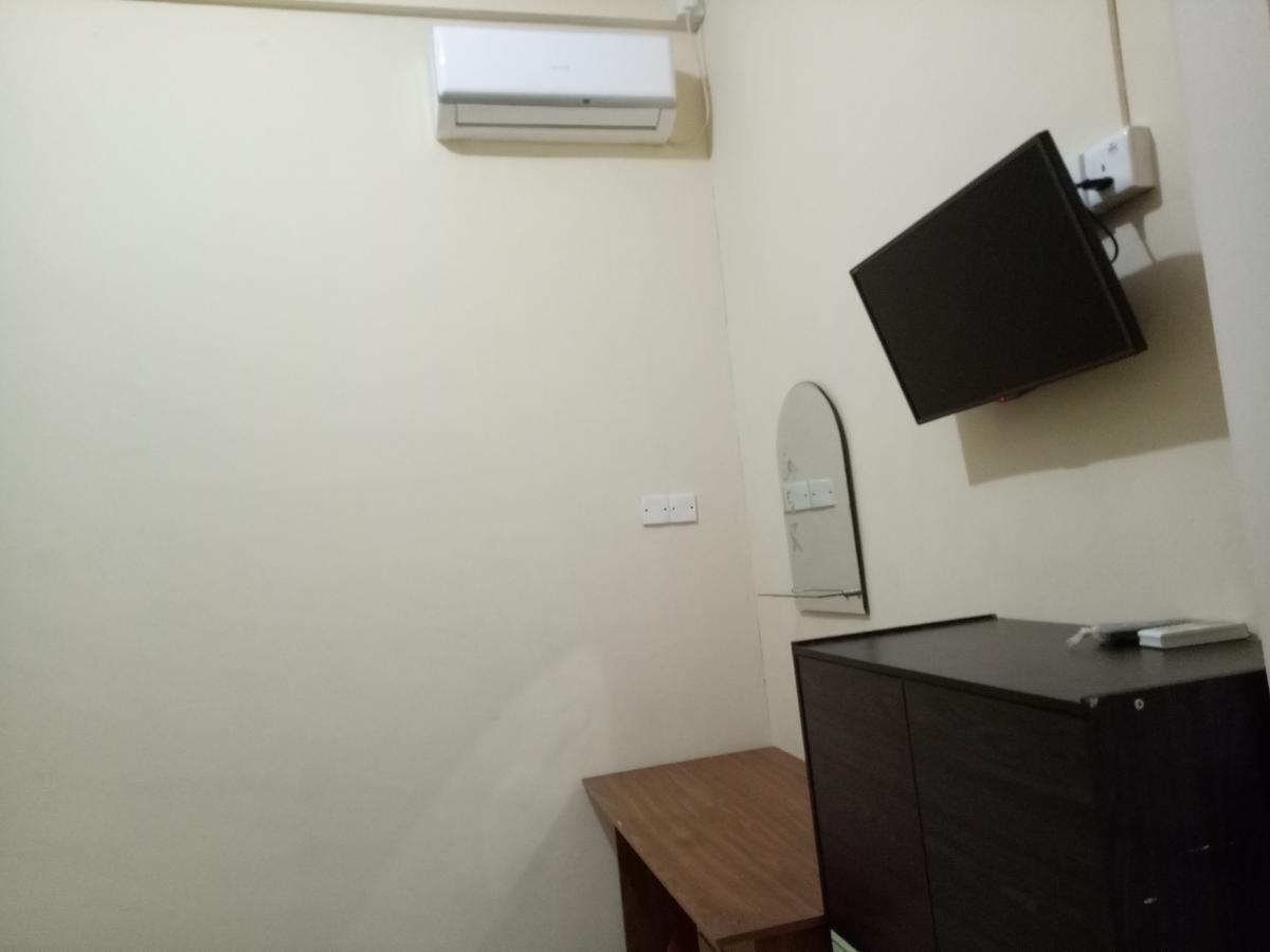 D'Kost Batam Hostel Nagoya Buitenkant foto