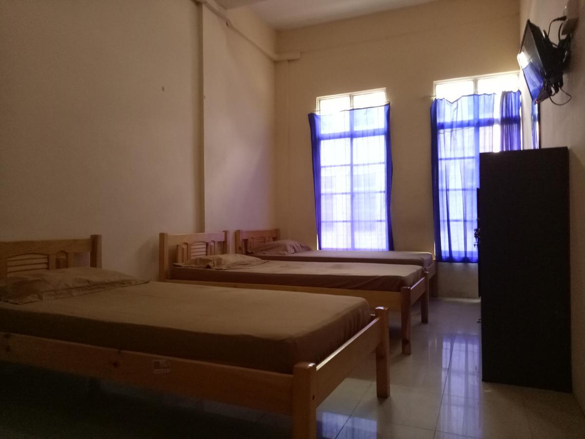 D'Kost Batam Hostel Nagoya Buitenkant foto